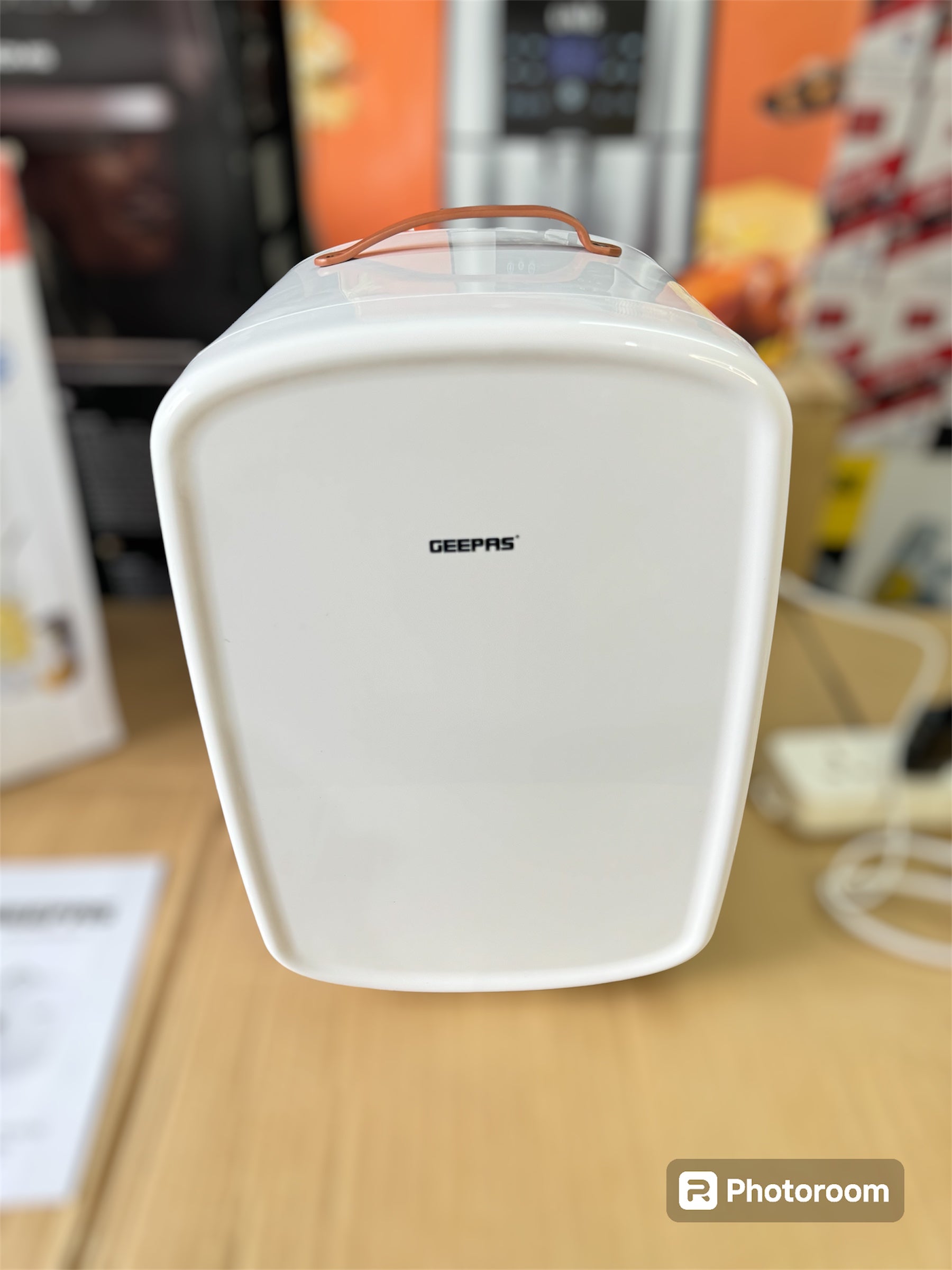 Geepas mini refrigerator