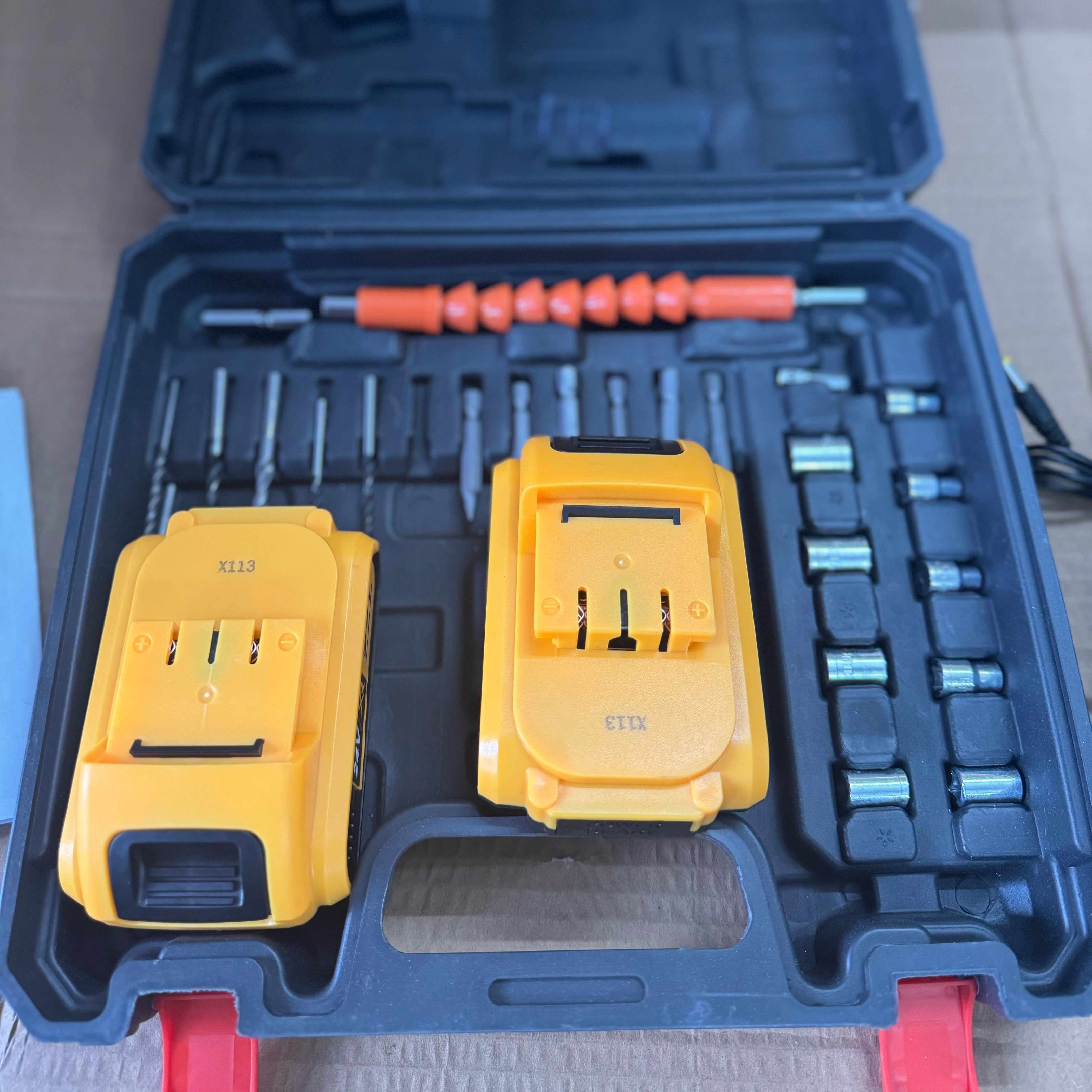 ZZL Drill set with 2 batteries